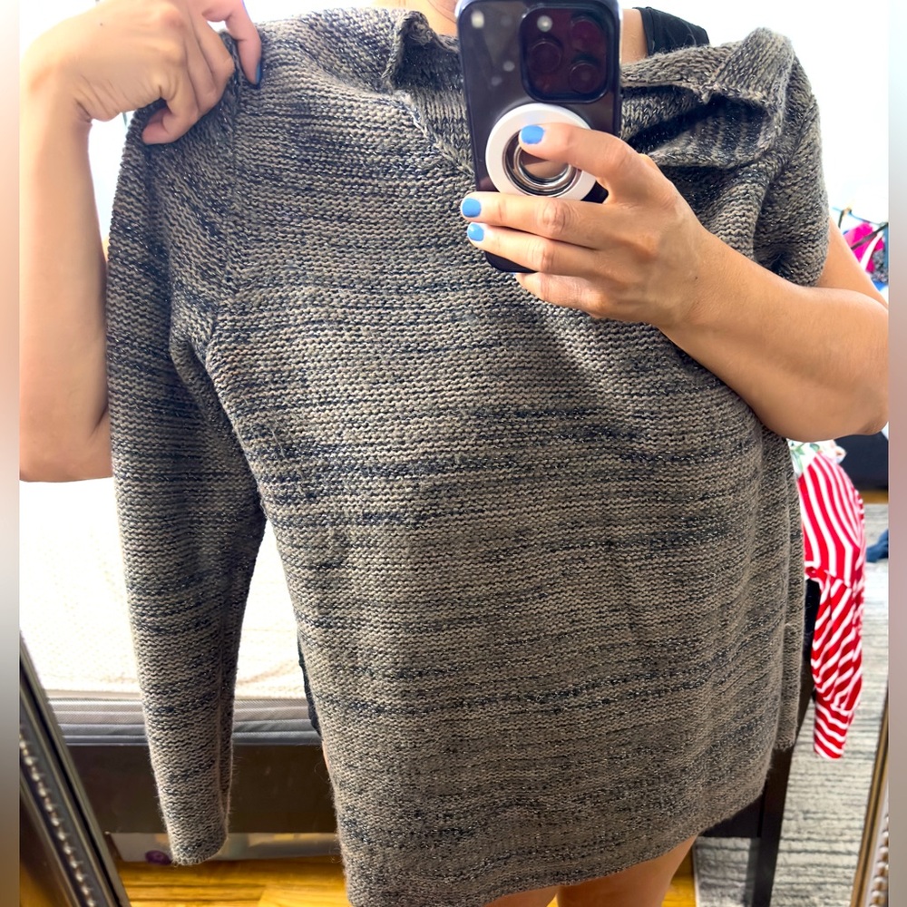 🚫SOLD🚫 Gap V neck sweater
